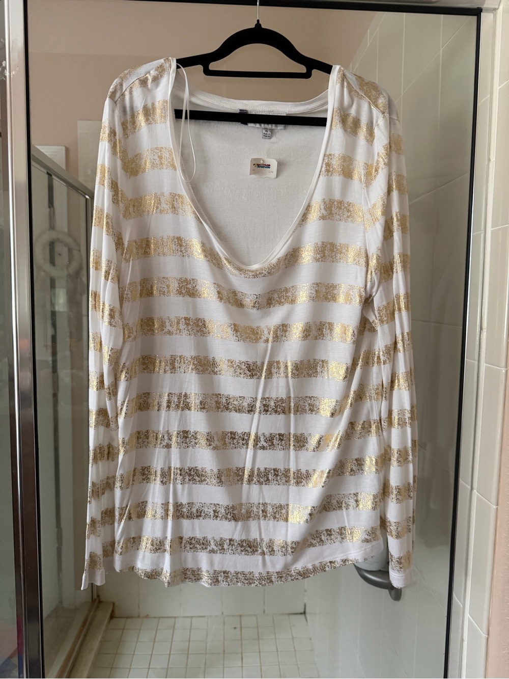 Jennifer Lopez White and Gold Striped Scoop Neck Long Sleeve Top